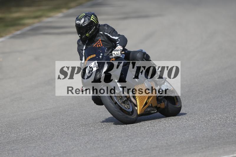 /37 09.08.2026  Pluess Motosport ADR/Einsteiger/454
